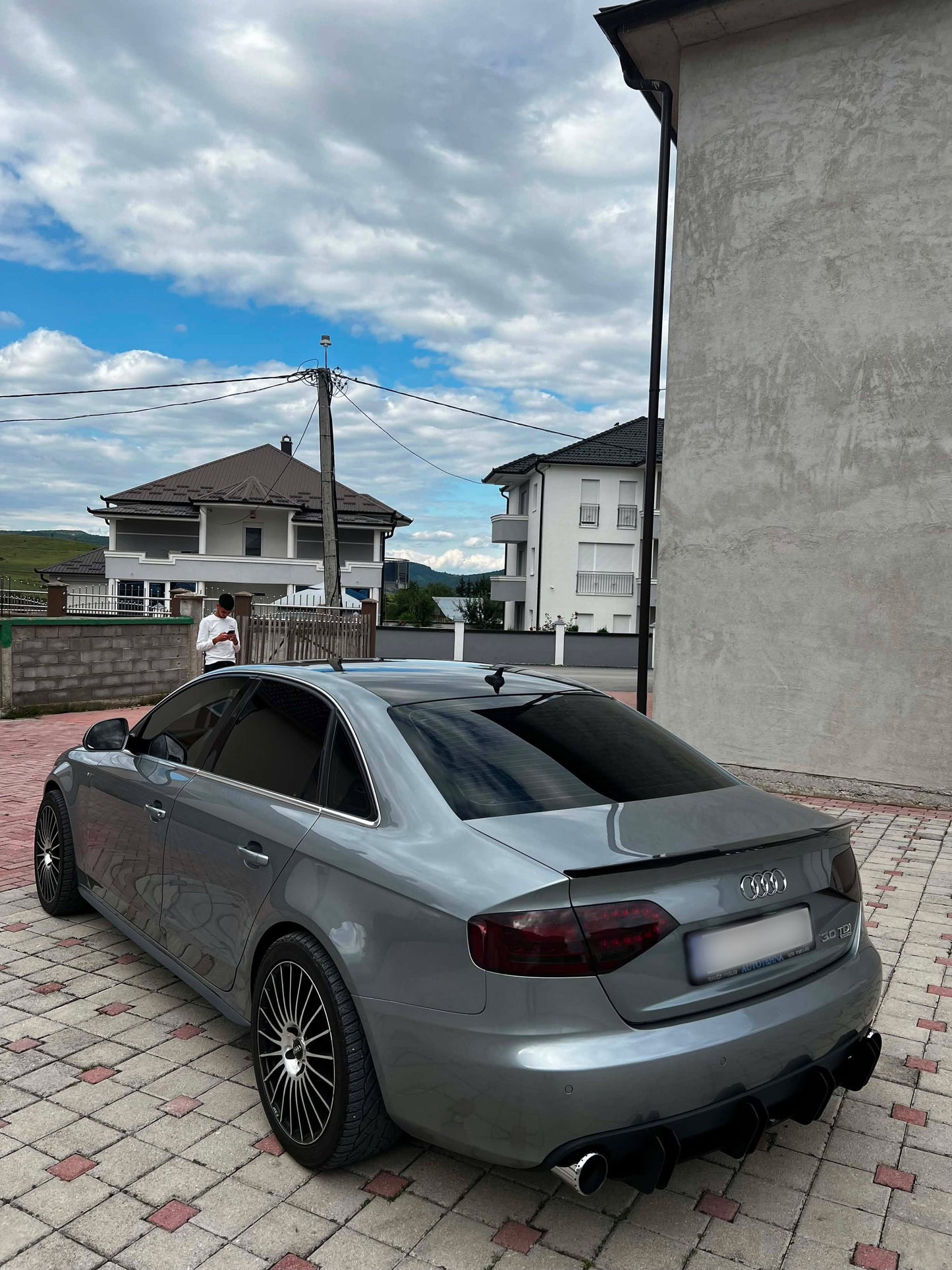 Audi A4 B8 Rear Diffuser for a dual-sided single exhaust